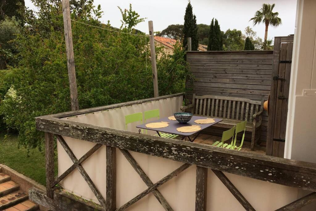 Appartement A 100 M Du Village De Porquerolles Bagian luar foto
